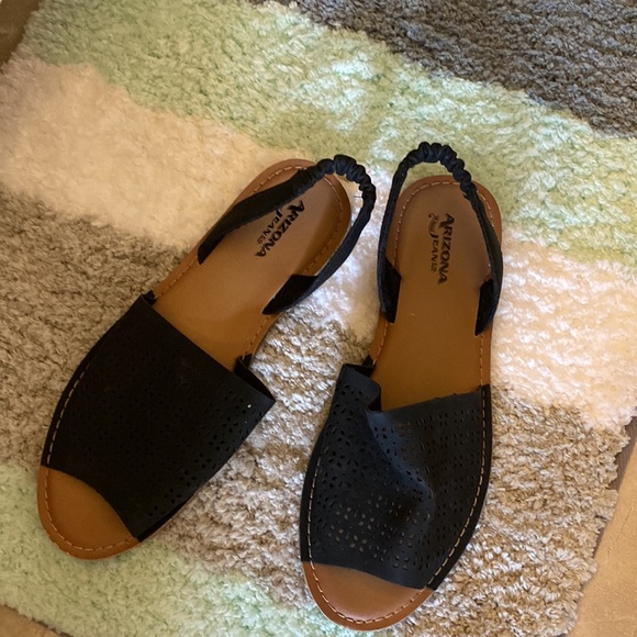 Arizona Sandals 8.5 - Picture 2 of 3